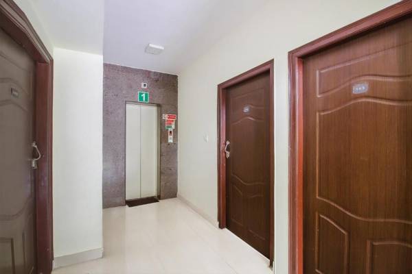 OYO 76390 Caesar's Palace