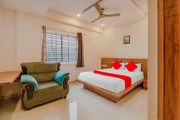 OYO 77066 Anjani Fortune Suites