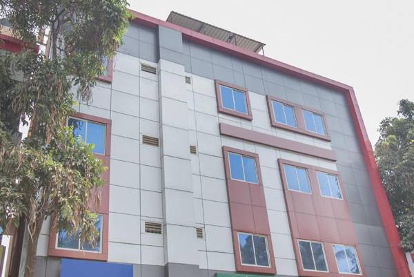 OYO Flagship 77727 Hotel Blue Bell