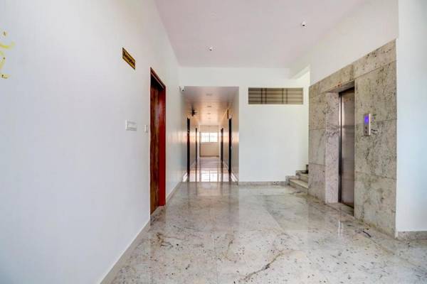 OYO 79571 Hotel Golden Paradise