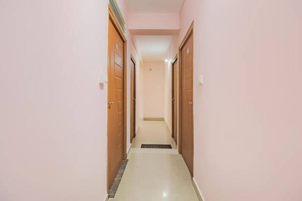 OYO 79181 Sri Dhanalakshmi Boarding & Lodging