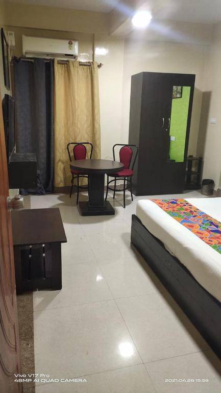 Palm Rooms Near St johns hospital