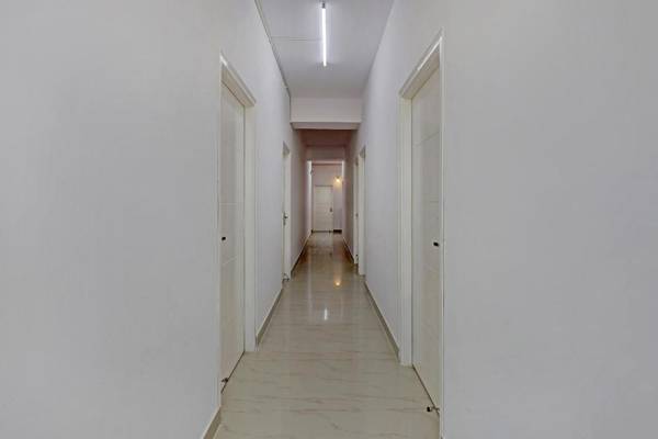 OYO Home 80784 Compact Studio KR Puram