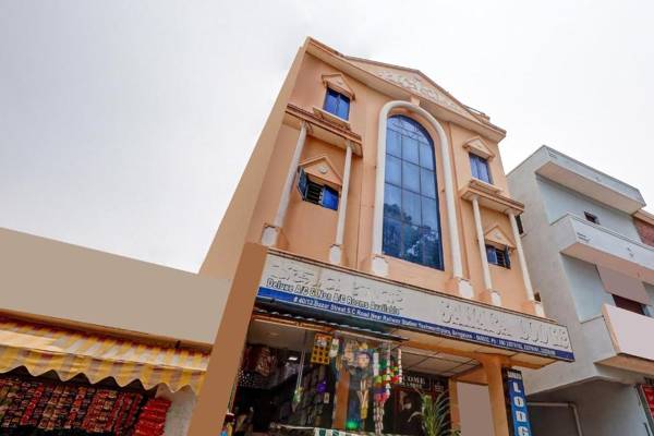 SPOT ON 76191 Sahara Lodge