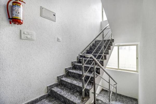 Townhouse OAK SRK White Inn