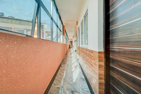 OYO 81833 Hotel Red Rose