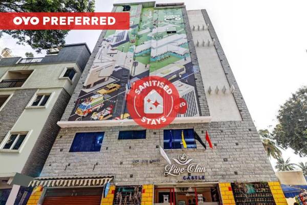 OYO Townhouse 82047 SRK Live Inn Castle