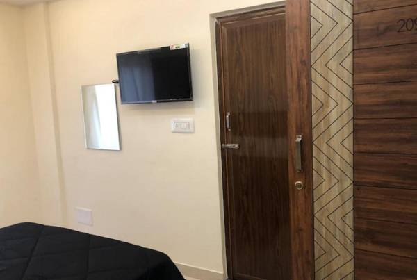 Goroomgo Veekay Regency Bengaluru