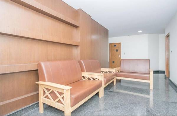 WesternSuites Hotel / Spa