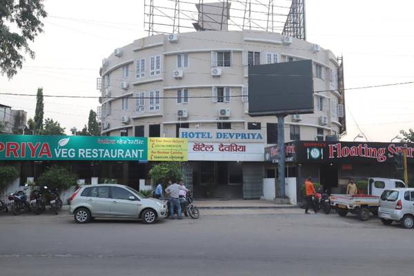 OYO 15983 Hotel Devpriya