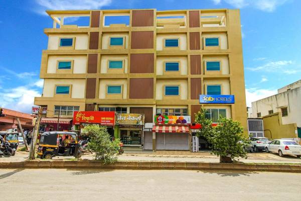 FabHotel Deepali Executive