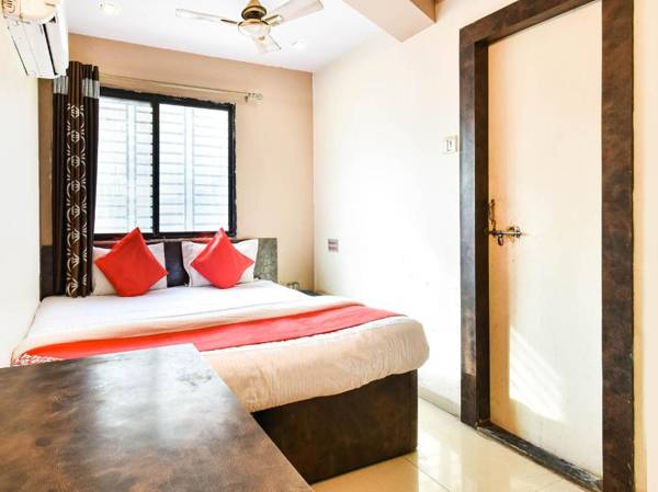 OYO 61768 Shangrila Executiv