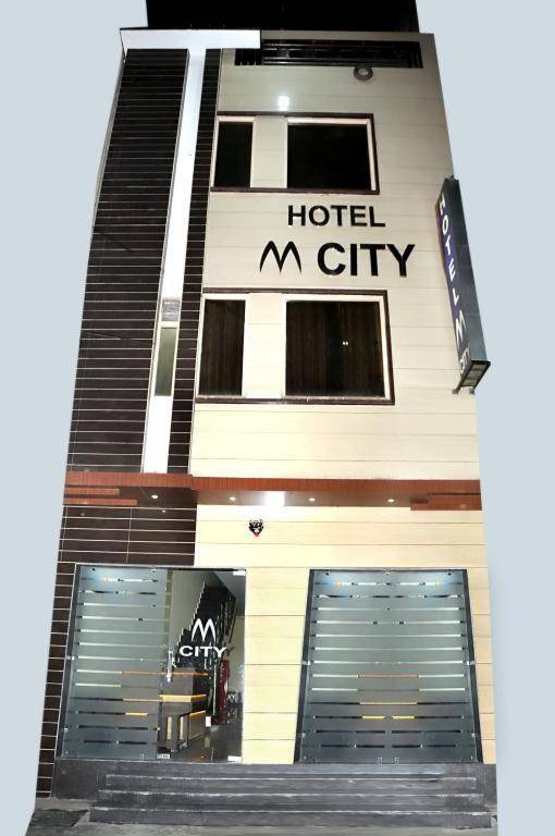 Hotel M City