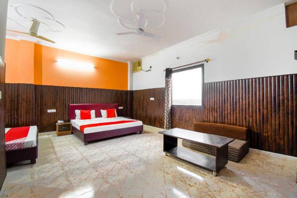 OYO 46735 Hotel Royal Dreams