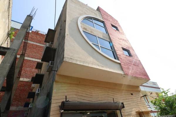 OYO 22090 Hotel Mall Residency