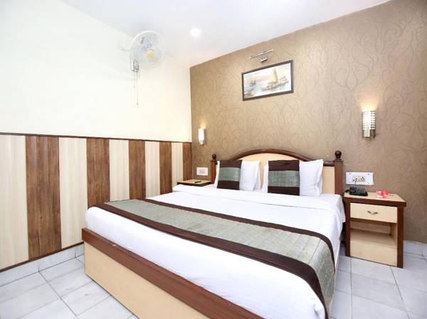 OYO 7445 Hotel Amritsar Residency
