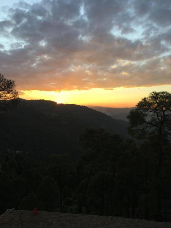 sundowners campsite binsar valley