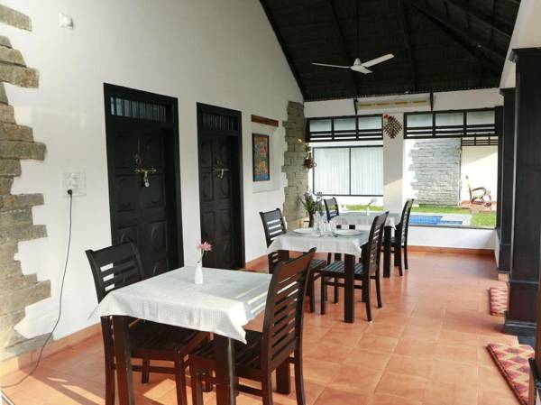 Mayas Beach House - Boutique Serviced Villa
