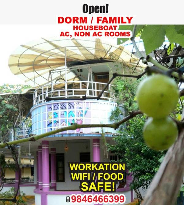 Johnson's Homestay - Ecohouseboat