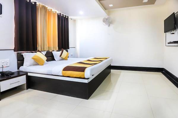 OYO 11840 Hotel Venus