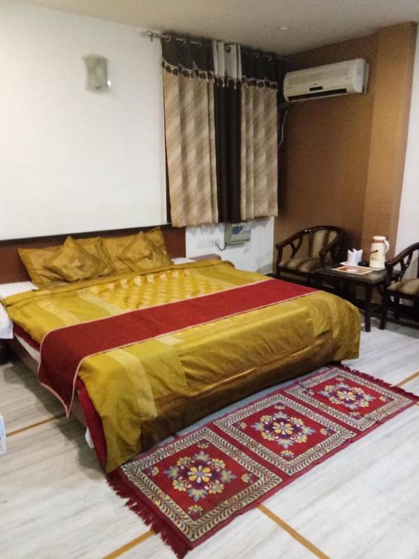 Hotel S.R Palace