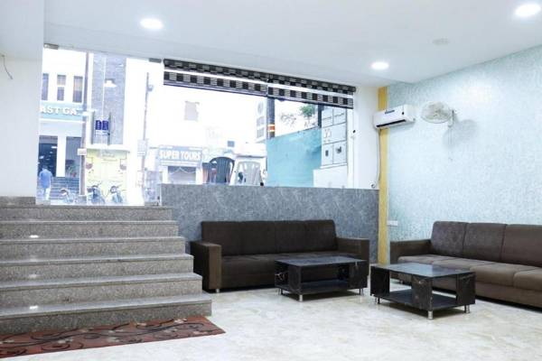 Townhouse 691 Hotel Sulit