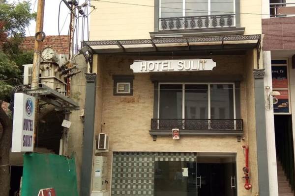 Townhouse 691 Hotel Sulit