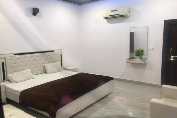 OYO 82675 Hotel Taj King Residency