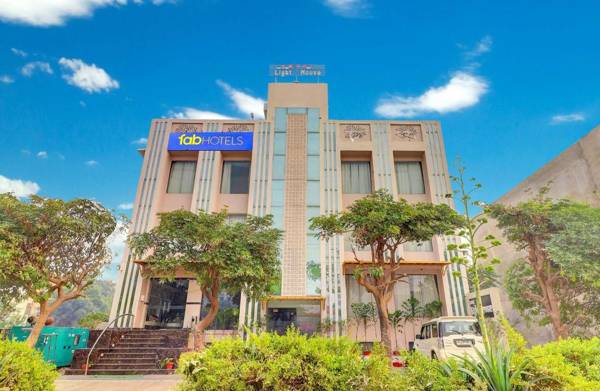 FabHotel Club Junction