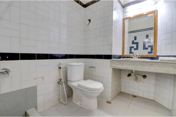 FabHotel Crystal Kant