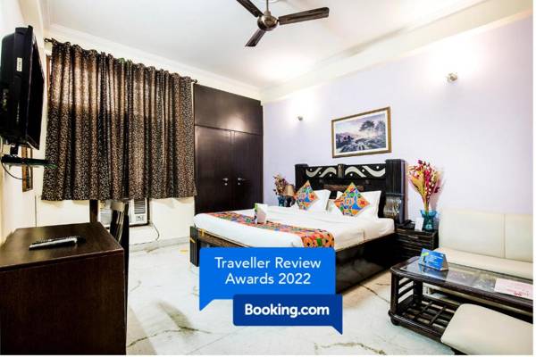 FabExpress IVY Inn Sector 35