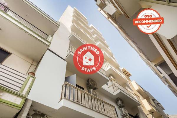 Vaccinated Staff- Collection O 45795 Le Noida Hotel Near Sector 76 Metro Station