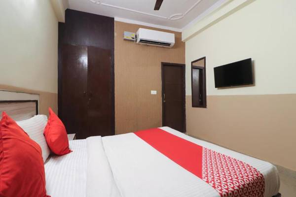 OYO 64749 Royal Residency