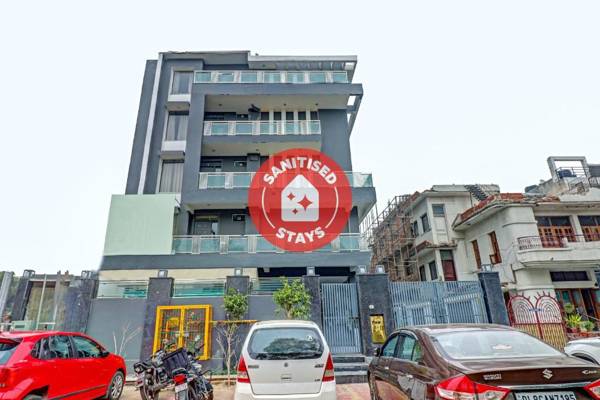 OYO Townhouse 75987 Sector 30