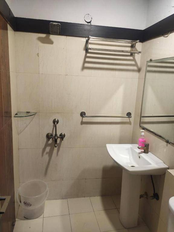 Hotel Admire Gold - Pachim Vihar Delhi