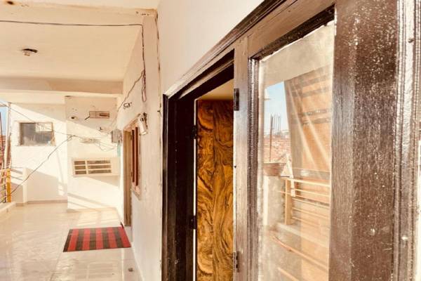 OYO 80670 Dvs Palace