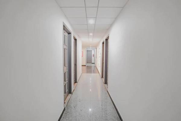 FabHotel Noida Express