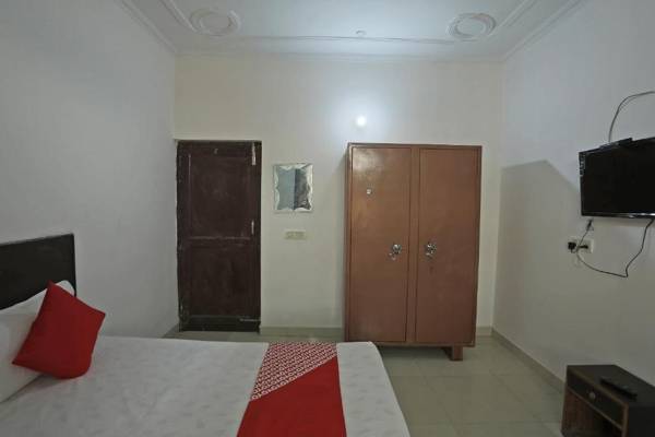 OYO 84552 Live Ur Style