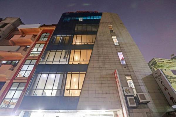 Townhouse 758 Hotel Maya Inn