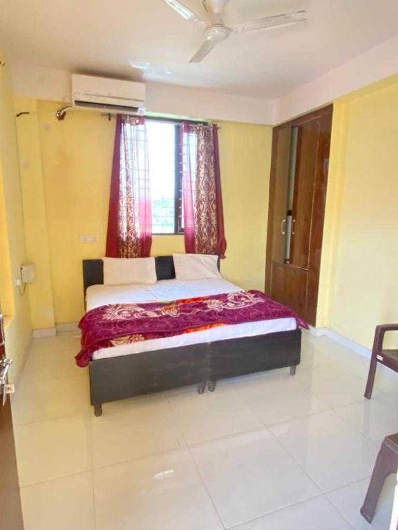 OYO 92721 Hotel royal palace noida