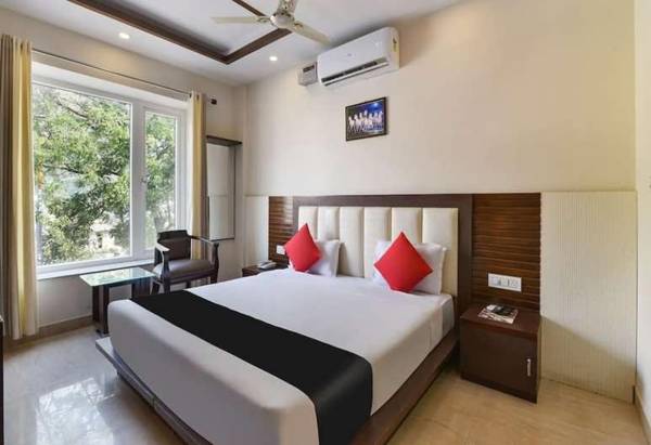HOTEL NOIDA GRAND