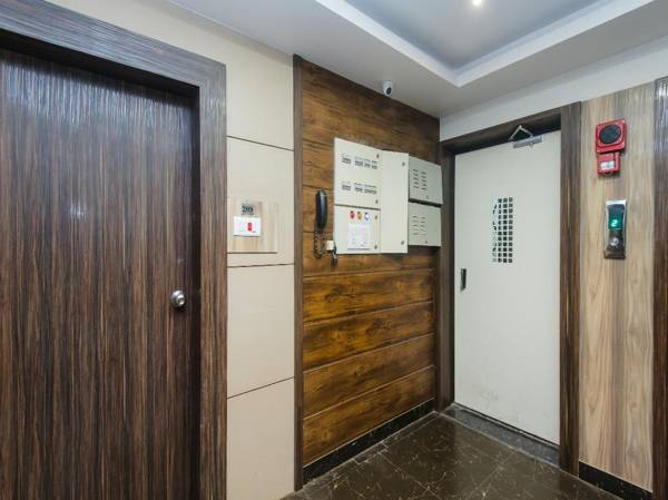 OYO 12894 Bunty Residency