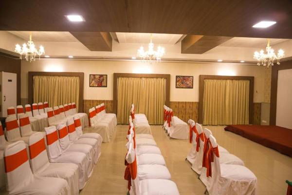 Hotel Monarch Guestline in MIDC Rabale Navi Mumbai