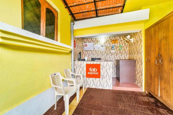 FabExpress Yoyo Cottage Chapora Fort - Fully Vaccinated Staff