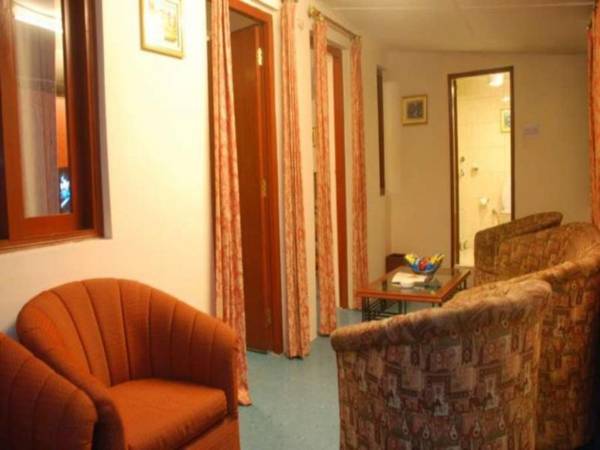 Classic The Mall Hotel