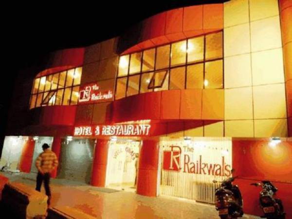 The Raikwals Hotel and Resturant