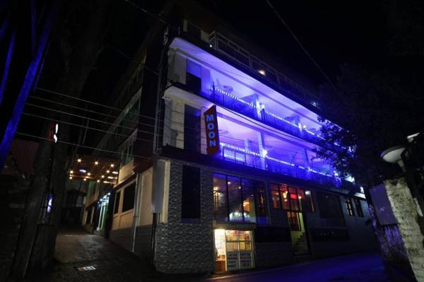 Goroomgo Moon Nainital