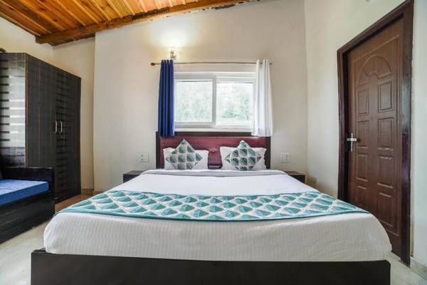 OYO 48406 Hotel Dark Clouds