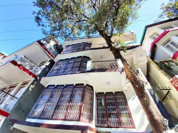 Goroomgo Oak Valley Inn Mall Road Nainital