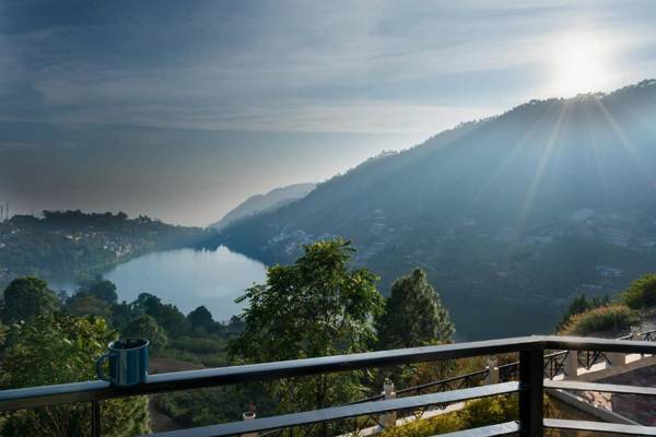 StayVista at Lake Trails